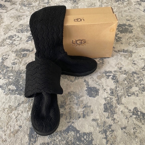 UGG Classic Tall Marquis Knit Black Womens Boots Size 9 - Picture 1 of 10